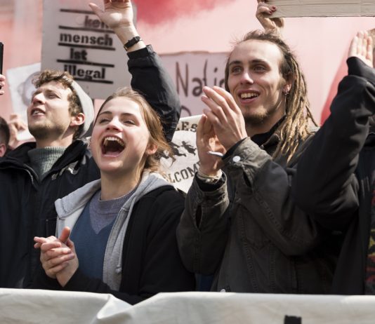 Und morgen die ganze Welt – Trailer | 2020